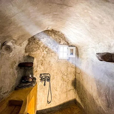 Joseph X Traditional House In Castle - Double *