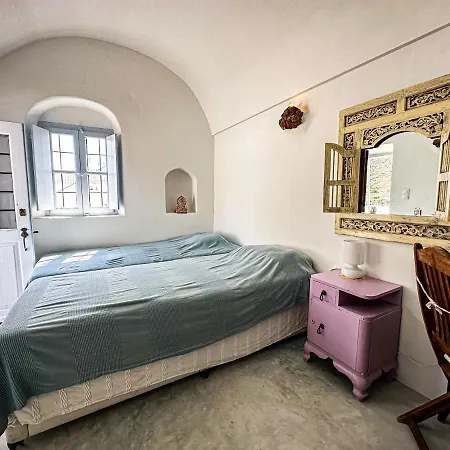 Joseph X Traditional House In Castle - Double Emporio (Santorini)