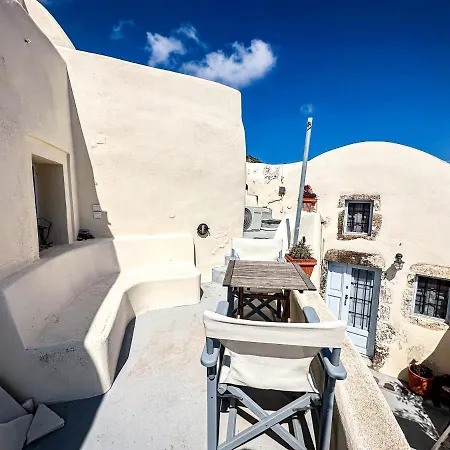 Joseph X Traditional House In Castle - Double Holiday home Emporio (Santorini)