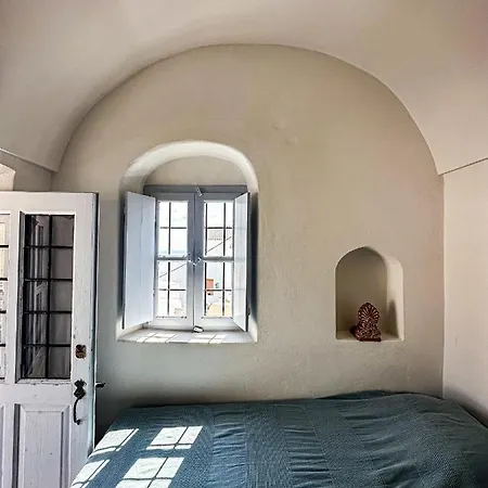 Joseph X Traditional House In Castle - Double * Emporio (Santorini)